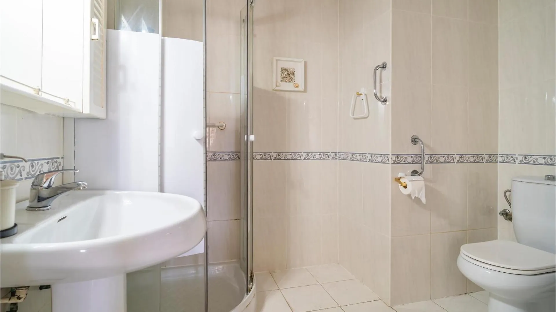 Stunning Apartment In Benalmádena