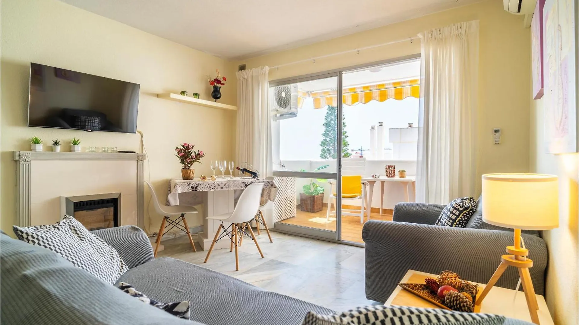 Stunning Apartment In Benalmádena