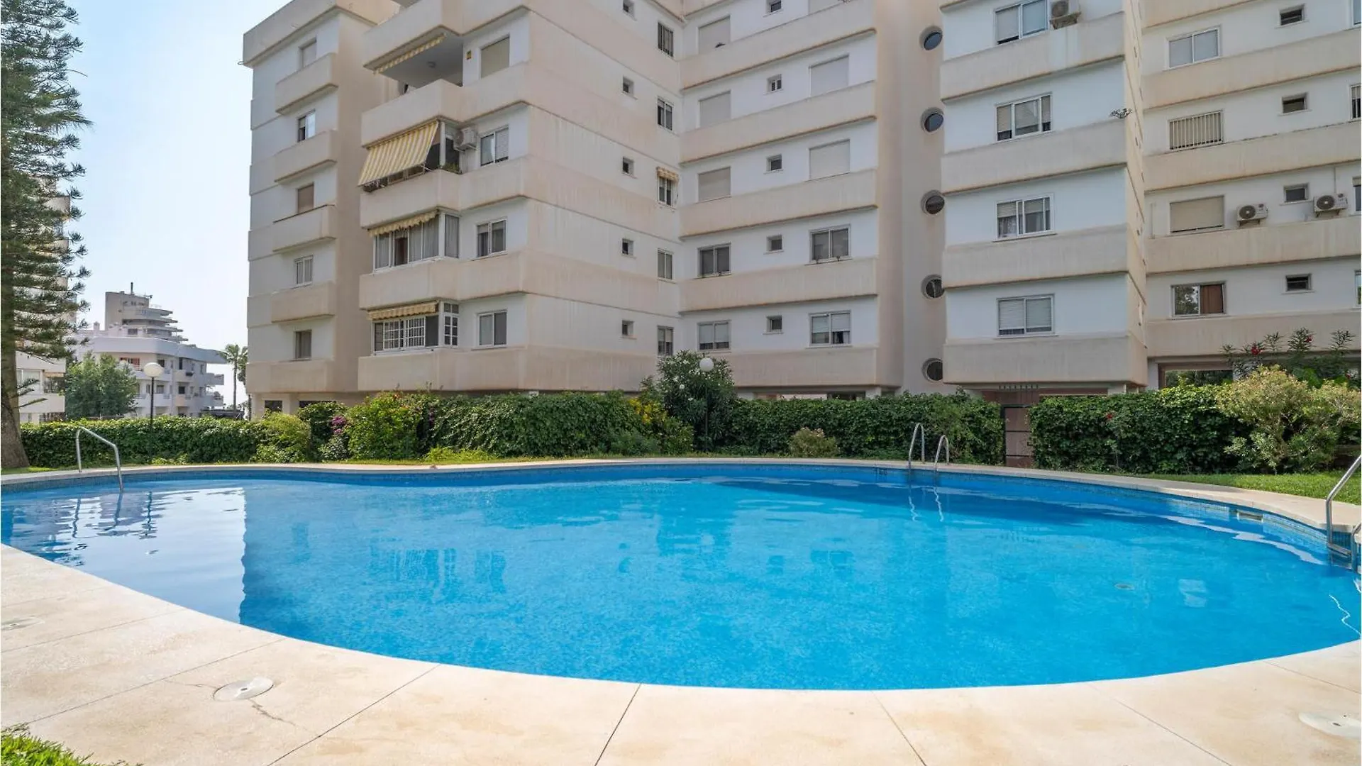 Stunning Apartment In Benalmádena