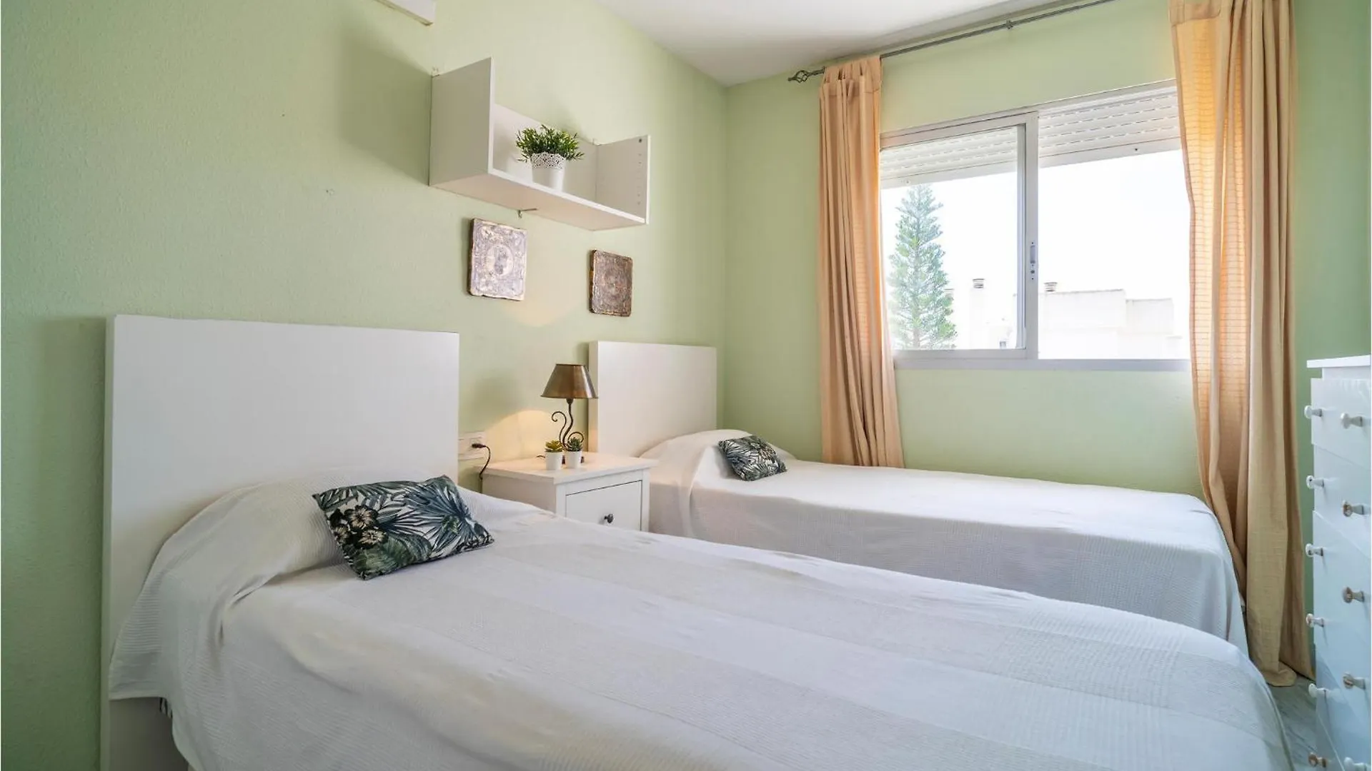 Stunning Apartment In Benalmádena