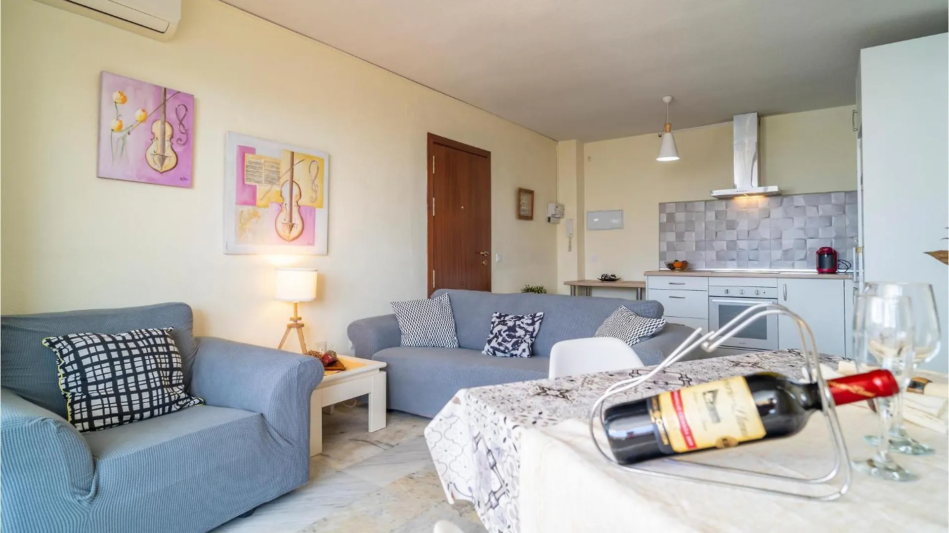 Stunning Apartment In Benalmádena